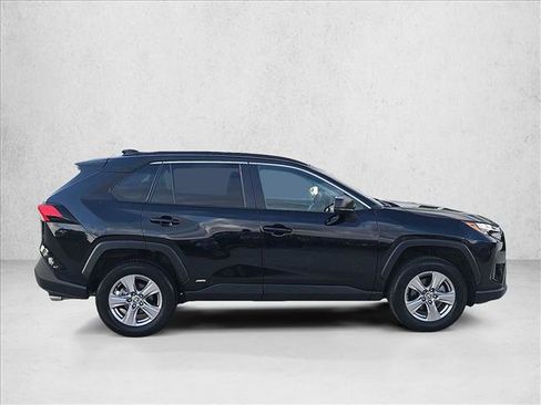 Used 2025 Toyota RAV4 LE AWD/4WD image 4