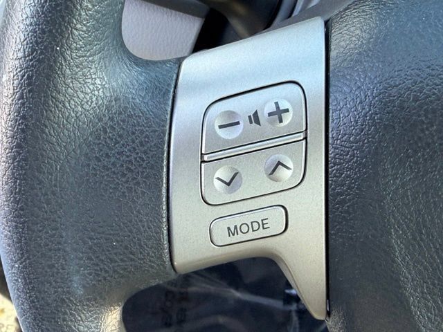 Used 2013 Toyota Corolla LE FWD image 17