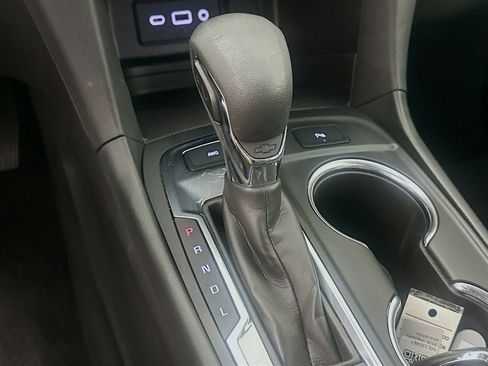 Used 2024 Chevrolet Equinox LT AWD/4WD image 24