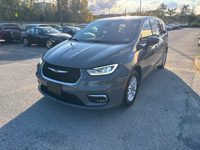 Used 2023 Chrysler Pacifica Touring-L FWD image 34