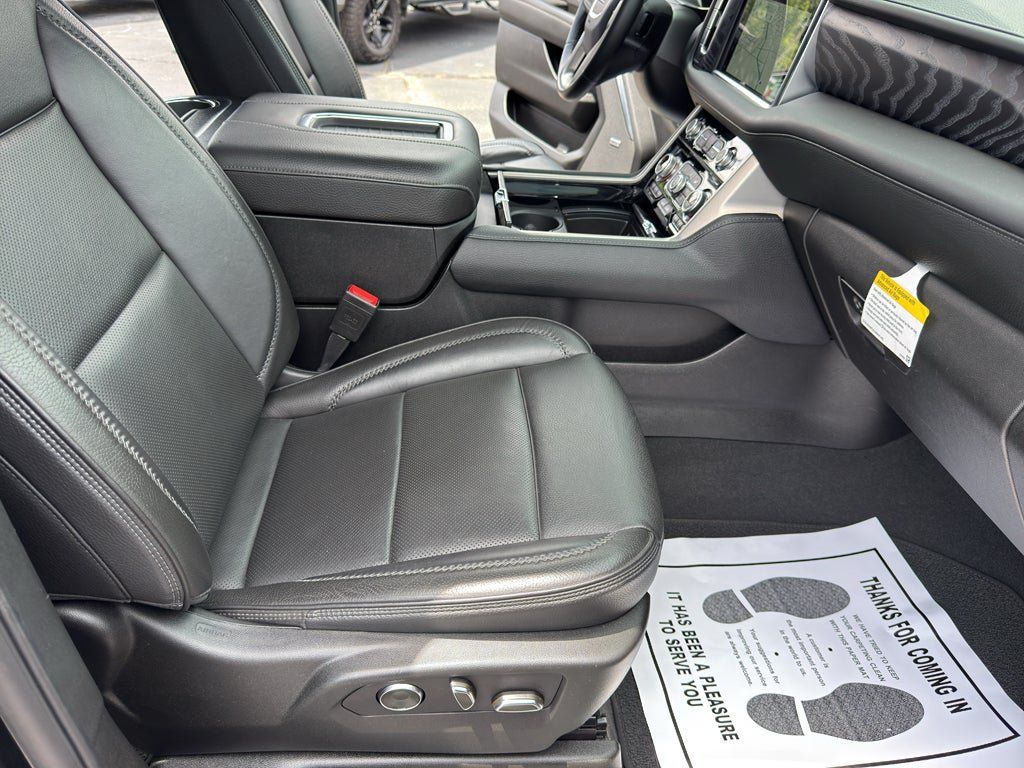 Used 2024 GMC Yukon Denali AWD/4WD image 31