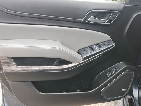 Used 2019 Chevrolet Tahoe LT image 18