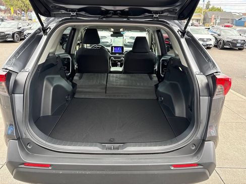 Used 2025 Toyota RAV4 LE AWD/4WD image 31