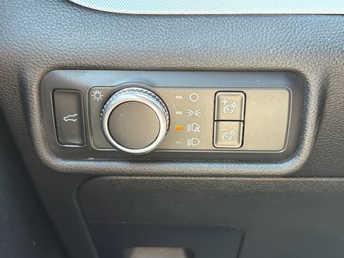 Used 2020 Ford Explorer XLT AWD/4WD image 21