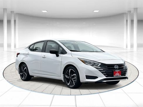 Used 2025 Nissan Versa SR w/ Trunk Package image 5