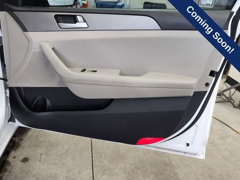 Used 2016 Hyundai Sonata SE w/ Cargo Package FWD image 23