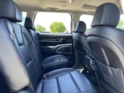 Used 2025 Kia Telluride S image 26