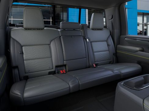 New 2026 Chevrolet Silverado 2500 ZR2 image 17