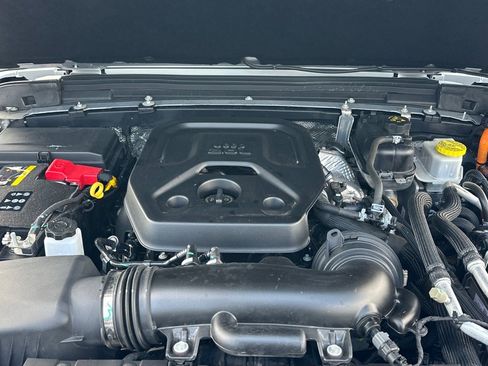 Used 2024 Jeep Wrangler High Altitude image 18