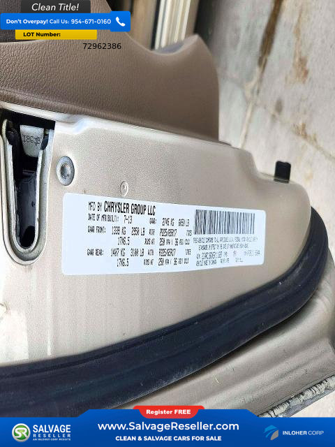 Used 2014 Chrysler Town & Country Touring FWD image 17