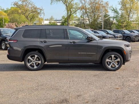 New 2026 Jeep Grand Cherokee L Limited AWD/4WD image 2