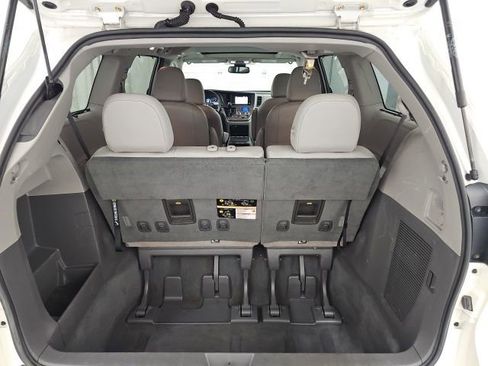 Used 2019 Toyota Sienna XLE w/ XLE Navigation Package image 32