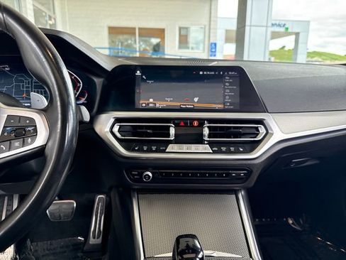 Used 2022 BMW 330i Sedan w/ M Sport Package RWD image 19