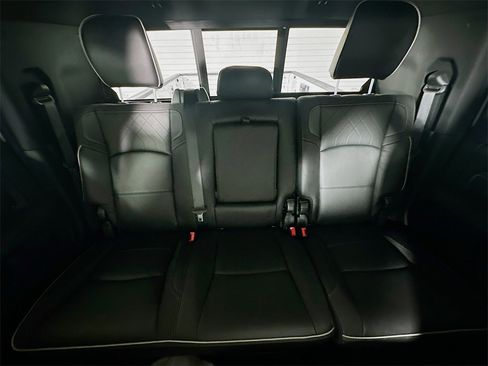 New 2026 RAM 3500 Limited w/ Towing Technology Group image 10