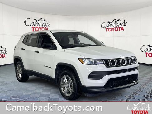 Used 2024 Jeep Compass Sport image 1