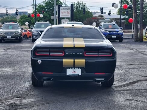 Used 2017 Dodge Challenger SXT w/ Cold Weather Group RWD image 8