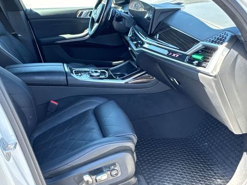 Used 2023 BMW X7 xDrive40i w/ Dynamic Handling Package image 13