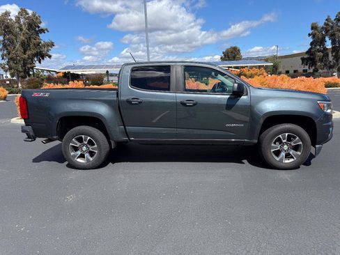 Used 2017 Chevrolet Colorado Z71 RWD image 2