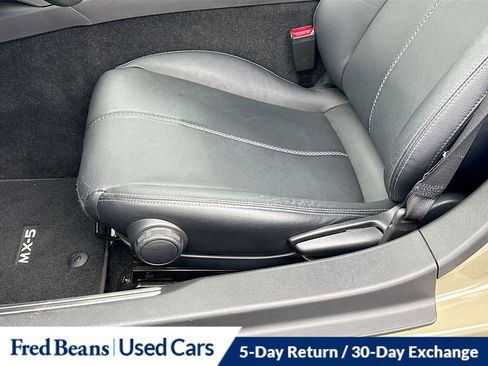 Used 2023 MAZDA MX-5 Miata Grand Touring w/ Weather Package image 21