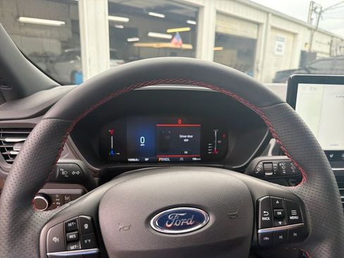 Used 2024 Ford Escape ST-Line w/ Tech Pack #1 AWD/4WD image 18