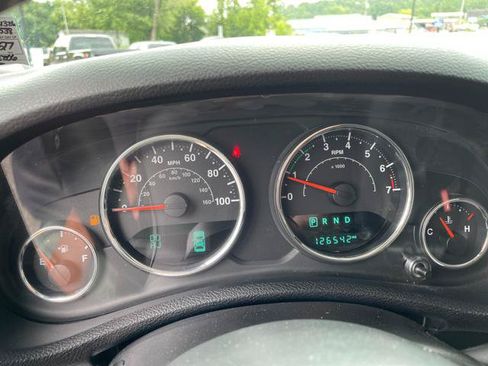 Used 2015 Jeep Wrangler Unlimited Sahara w/ Connectivity Group AWD/4WD image 19