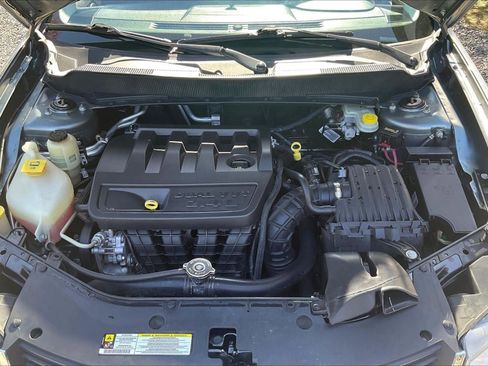 Used 2010 Dodge Avenger Express image 28