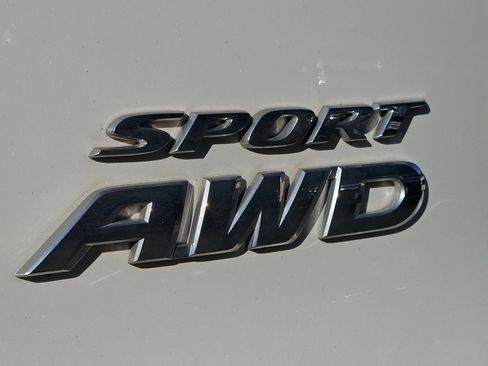 Used 2022 Honda Pilot Sport image 11