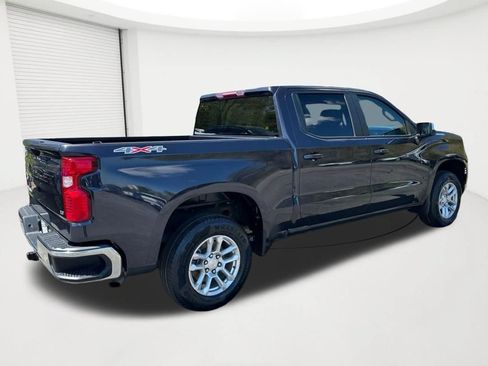 Used 2023 Chevrolet Silverado 1500 LT AWD/4WD image 5