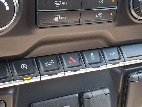Used 2021 Chevrolet Silverado 1500 Custom AWD/4WD image 22