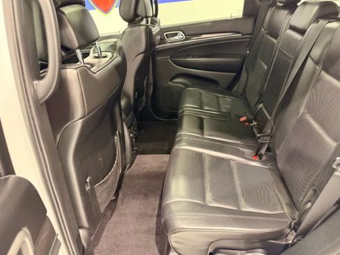Used 2018 Jeep Grand Cherokee Overland AWD/4WD image 40