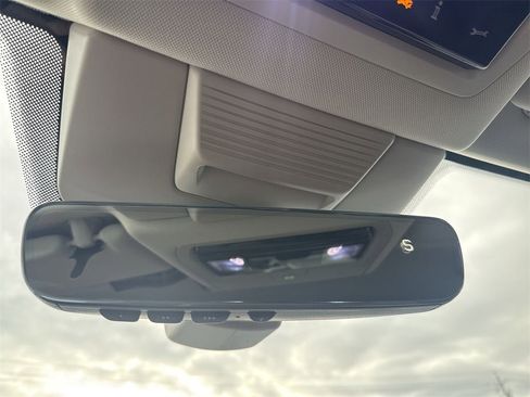 New 2026 Volkswagen Tiguan SE image 32