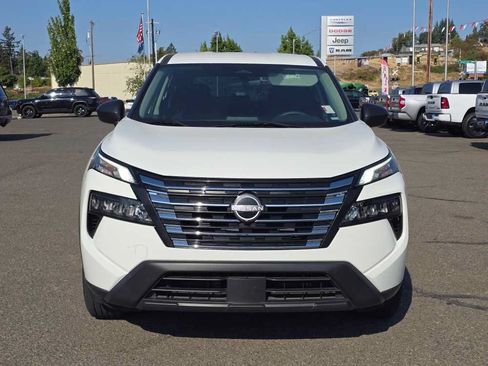 Used 2024 Nissan Rogue S FWD image 19