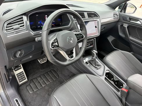 Certified 2024 Volkswagen Tiguan SE R-Line FWD image 8