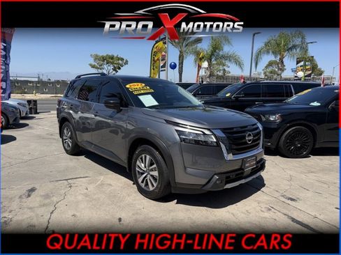 Used 2022 Nissan Pathfinder SL FWD image 1