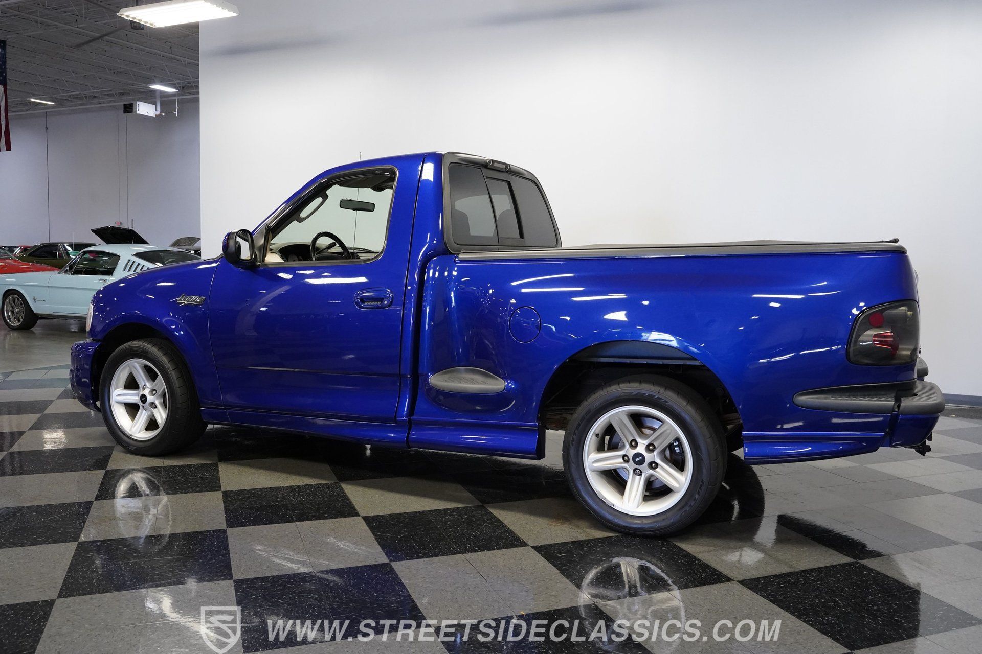 Used 2003 Ford F150 Lightning RWD image 9