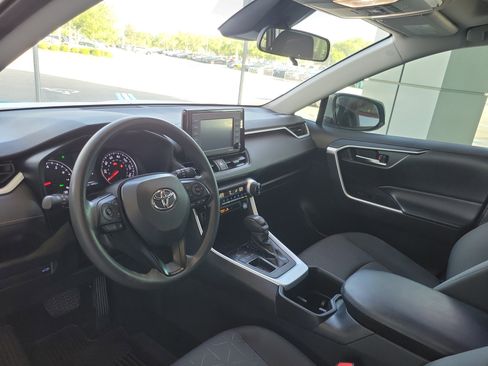 Used 2022 Toyota RAV4 XLE w/ Convenience Package image 12