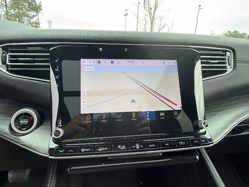 Used 2024 Jeep Wagoneer Series III w/ Premium Group I image 36