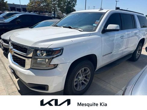 Used 2020 Chevrolet Suburban LT RWD image 1
