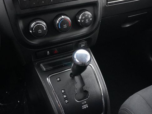 Used 2012 Jeep Compass Sport image 32