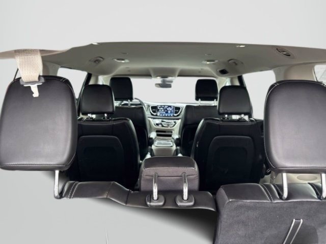 Used 2024 Chrysler Pacifica Touring-L FWD image 36