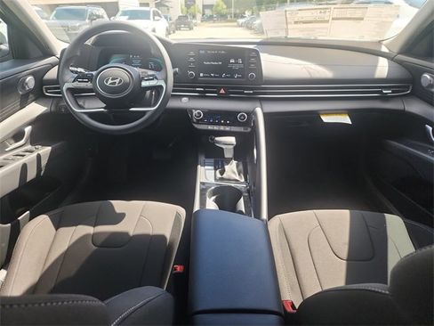 New 2025 Hyundai Elantra Blue image 10