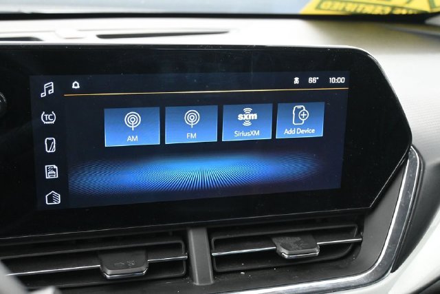 Used 2025 Chevrolet Trax LT FWD image 24