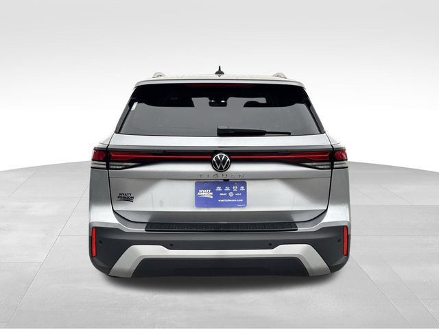 Used 2026 Volkswagen Tiguan S FWD image 4