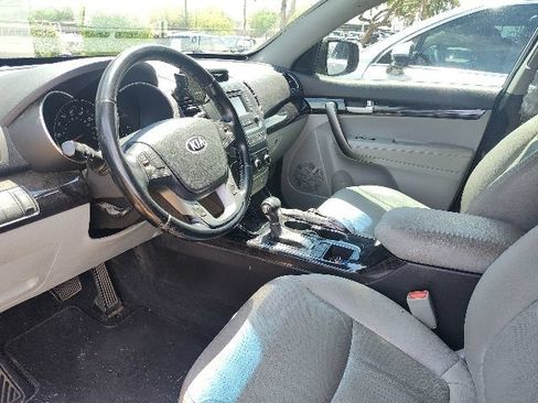 Used 2015 Kia Sorento LX FWD image 3