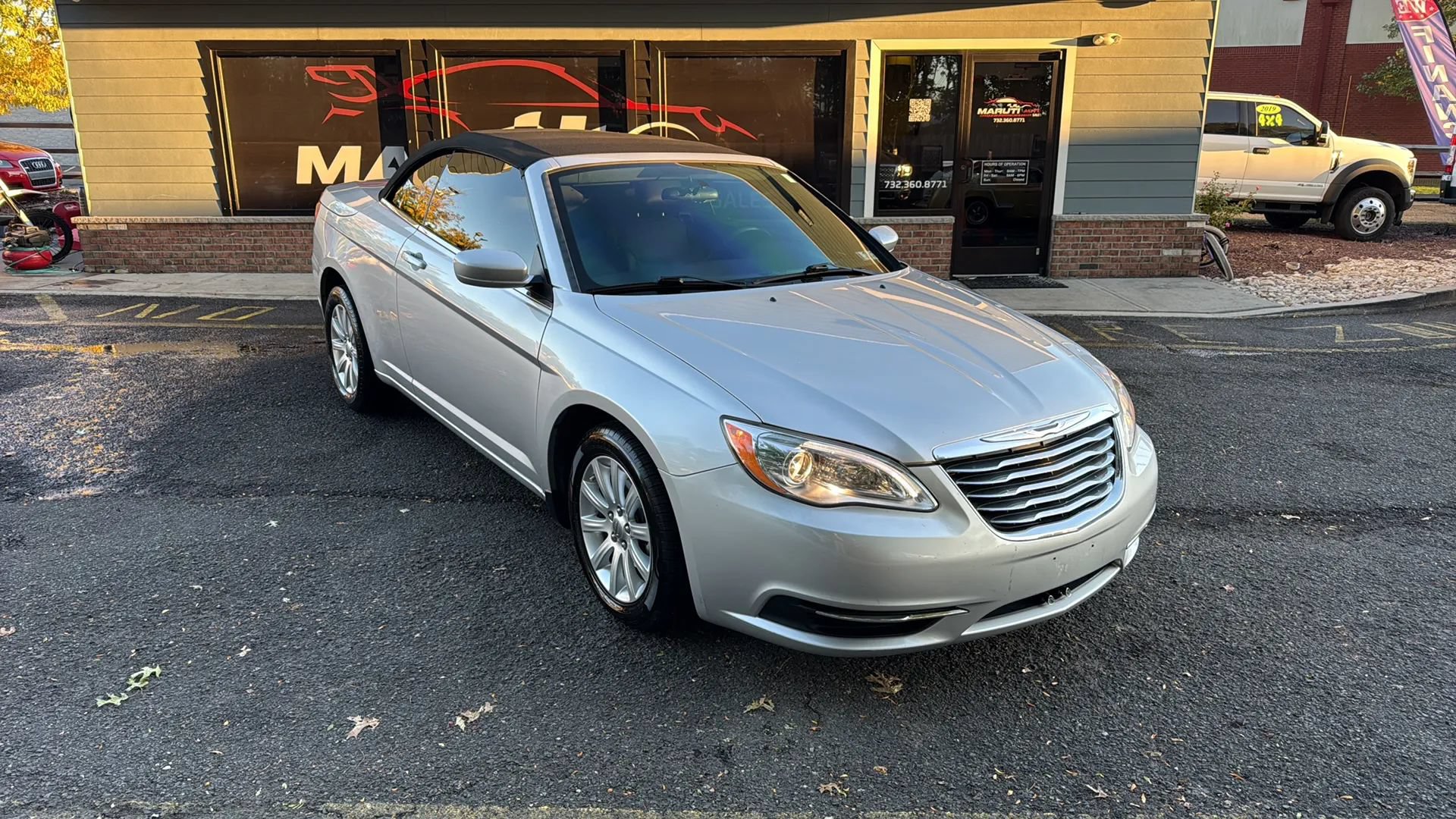 Used 2012 Chrysler 200 Touring FWD image 3