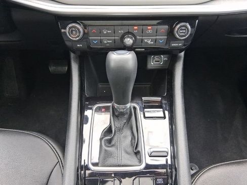 Used 2025 Jeep Compass Limited w/ Sun & Sound Group AWD/4WD image 25