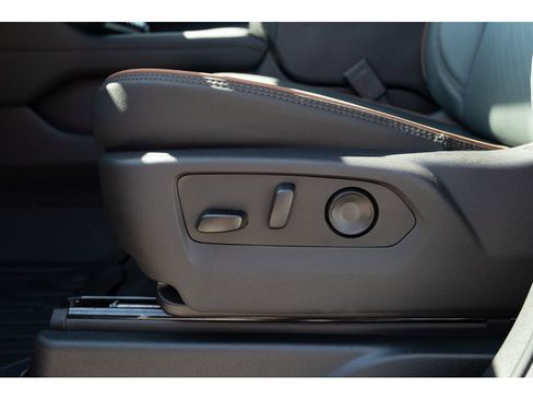New 2026 GMC Yukon AT4 w/ AT4 Premium Plus Package AWD/4WD image 15