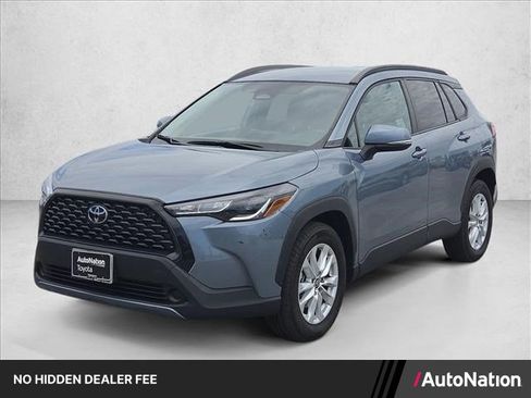 Used 2024 Toyota Corolla Cross LE FWD image 1