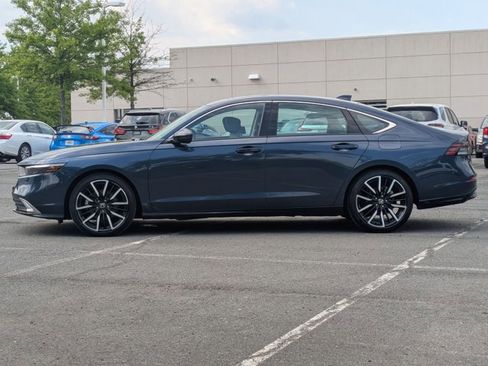 Used 2024 Honda Accord Touring image 9