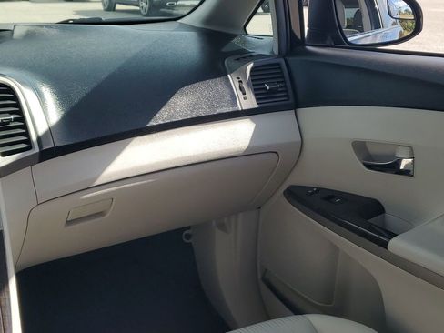 Used 2014 Toyota Venza LE image 26